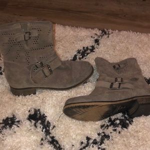 Mntg originals taupe booties size 39.